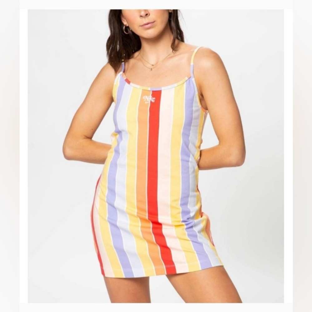 Nike dress size small